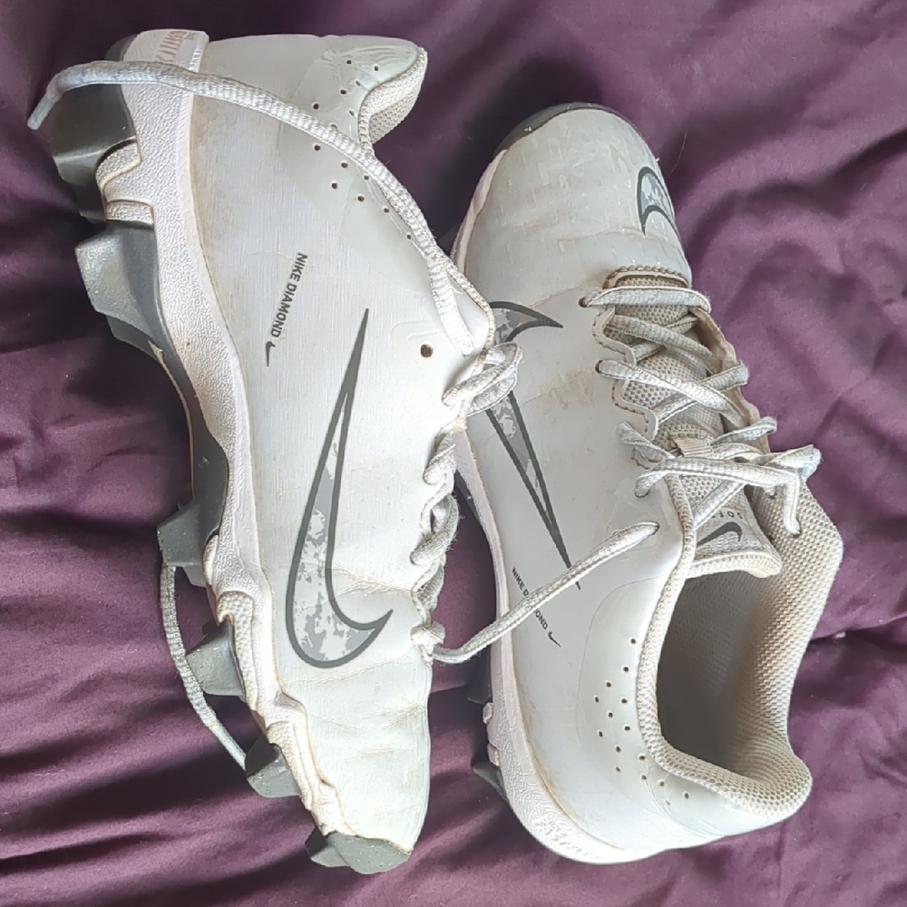 Nike Beige and Gray SoftbLl Cleats